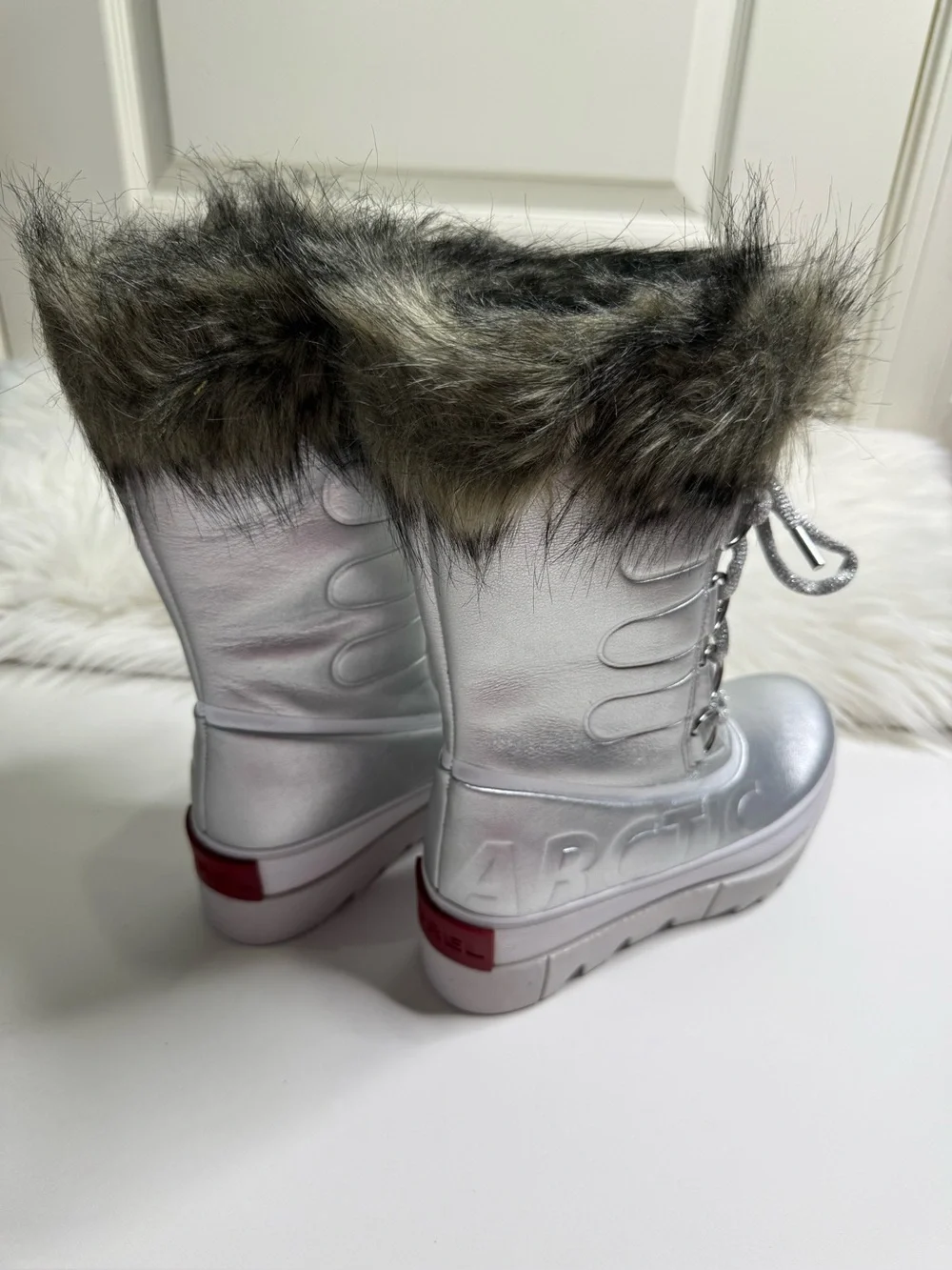 Sorel Silver Faux-Fur Platform Winter Boots Woman New Size 6.5, 7, 7.5, 8